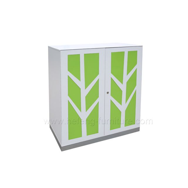 Armário baixo com 2 portas